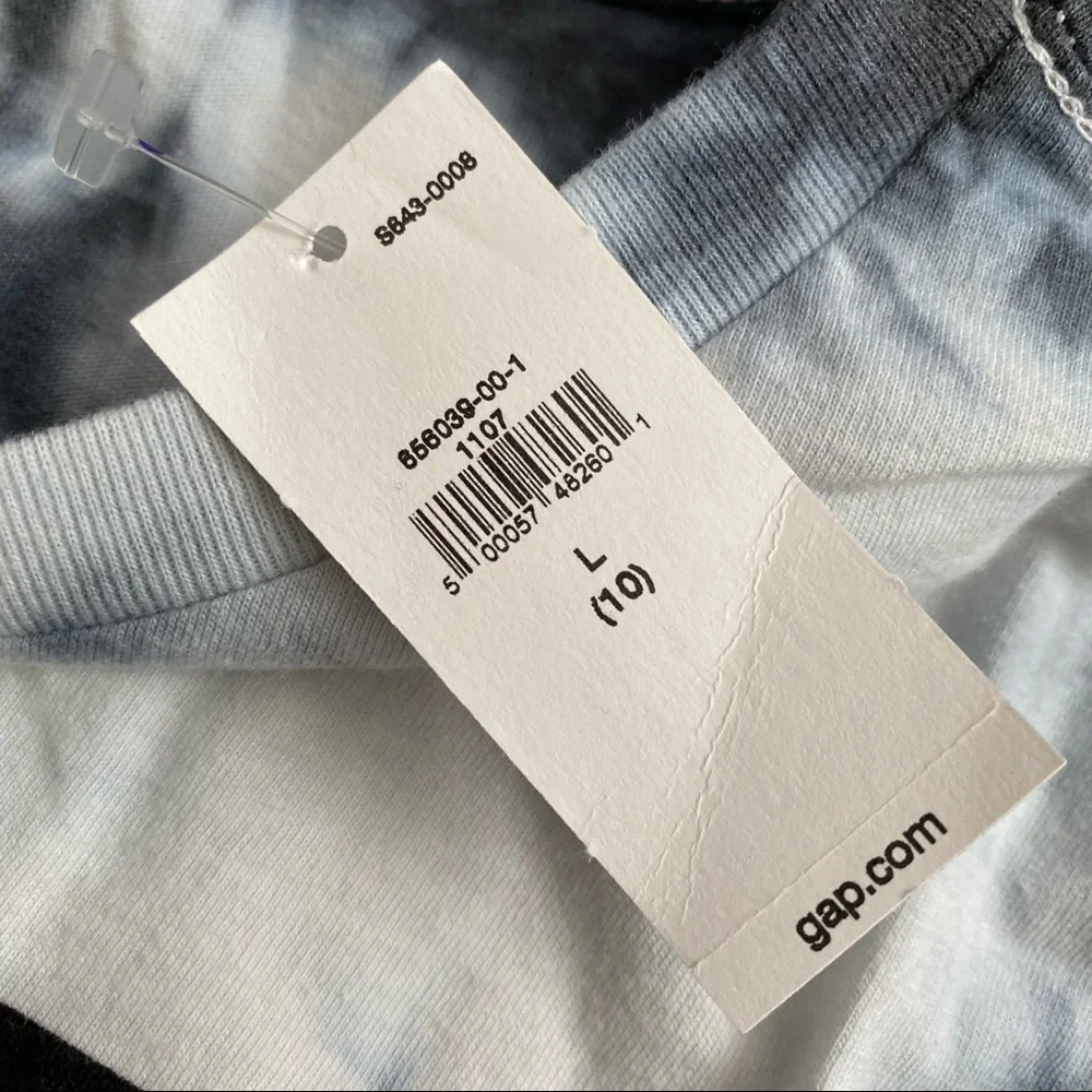 GAP nwt unisex